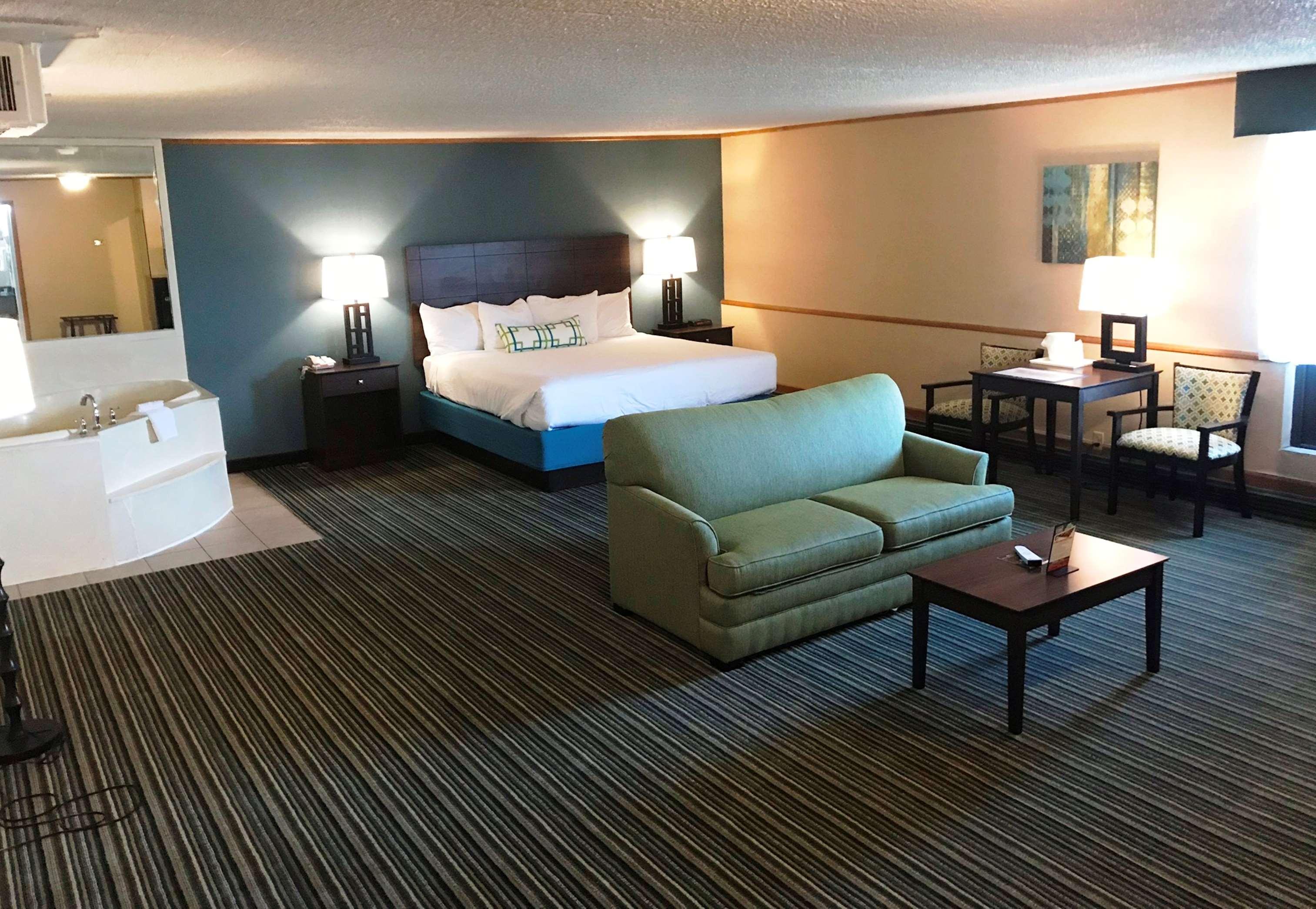 Best Western Woodhaven Inn Ngoại thất bức ảnh